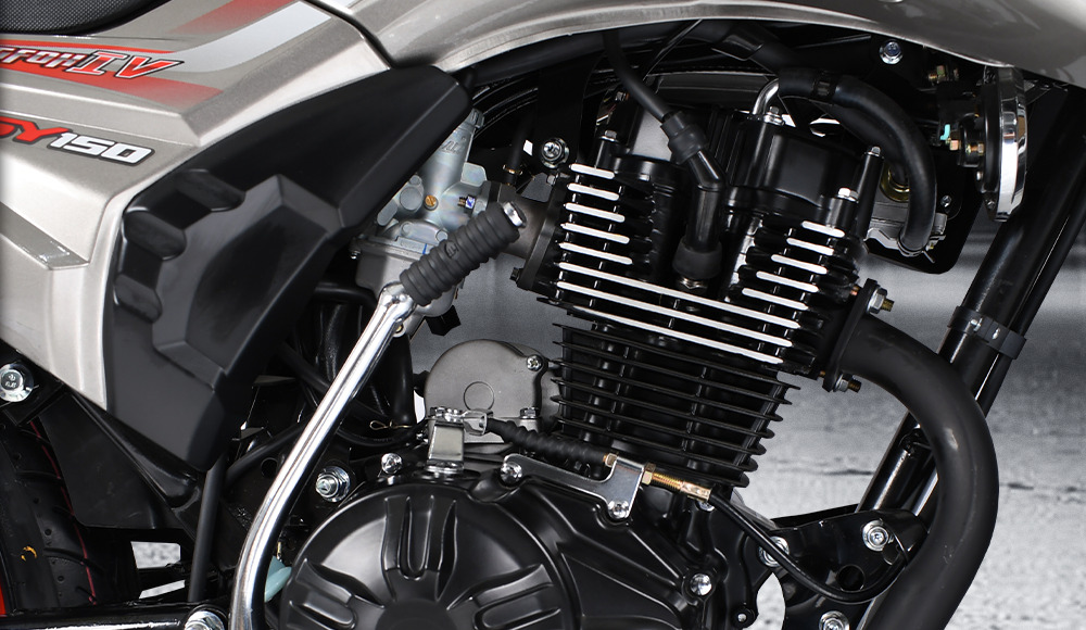 La Moto utilitaria KINGFOX 150 tiene un motor potente