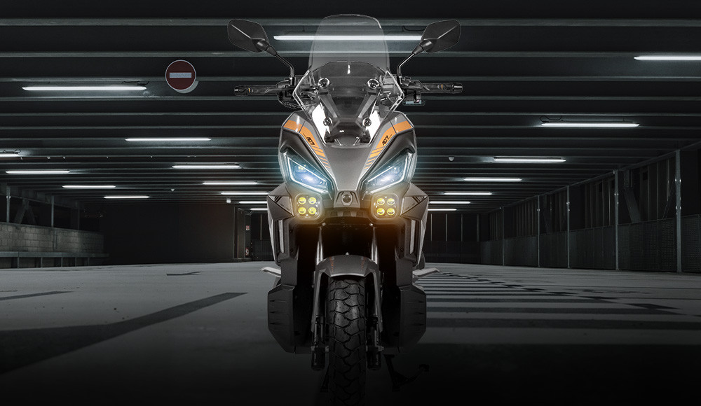 parte frontal de la Moto Scooter MAXXIS 175