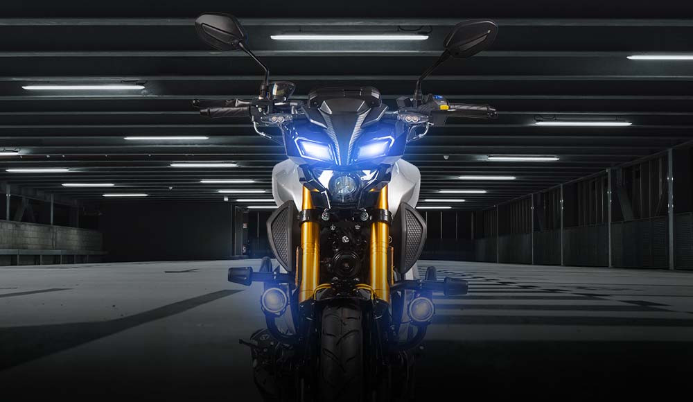 Parte frontal de la Moto urbana MT 200