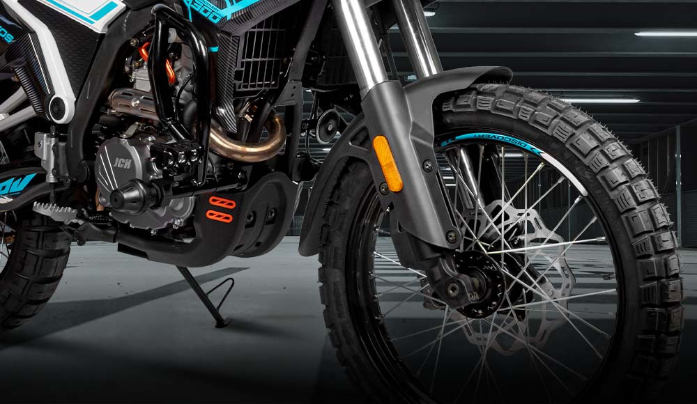 moto adventure DISCOVERY 300 parte delantera