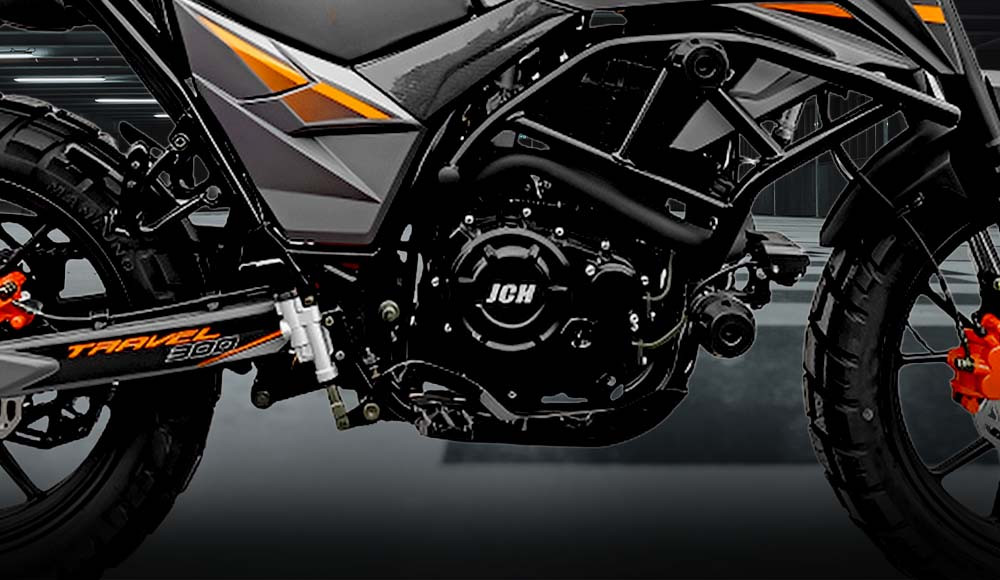 moto adventure TRAVEL EVO 300 4V  detalles de motor