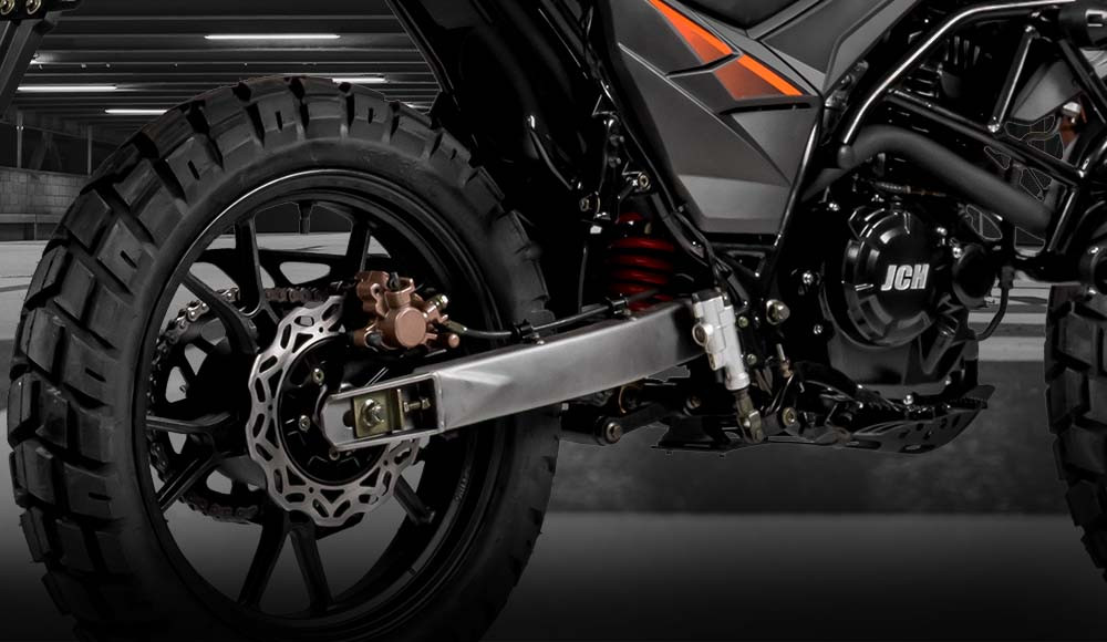 moto adventure TRAVEL EVO 300 4V detalle posterior